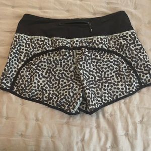 Lululemon shorts size 6